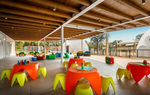 Children’s area - Amazing (sta)caravan in Tar (Tar)