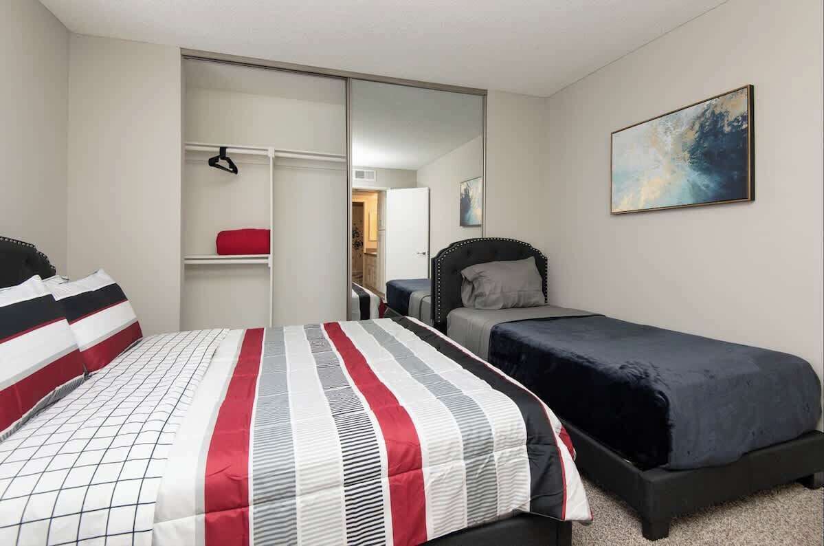 2 bedrooms, iron/ironing board, WiFi, bed sheets