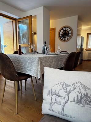 Dining - Apartment THE WINDOW ON THE PELMO (San Vito di Cadore)