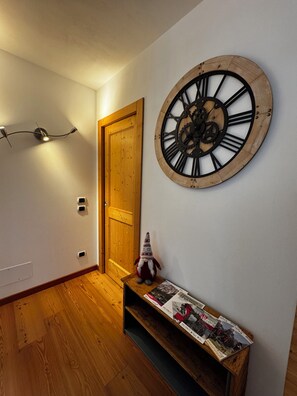 Interior - Apartment THE WINDOW ON THE PELMO (San Vito di Cadore)
