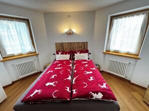 2 bedrooms, iron/ironing board, WiFi, bed sheets - Apartment THE WINDOW ON THE PELMO (San Vito di Cadore)