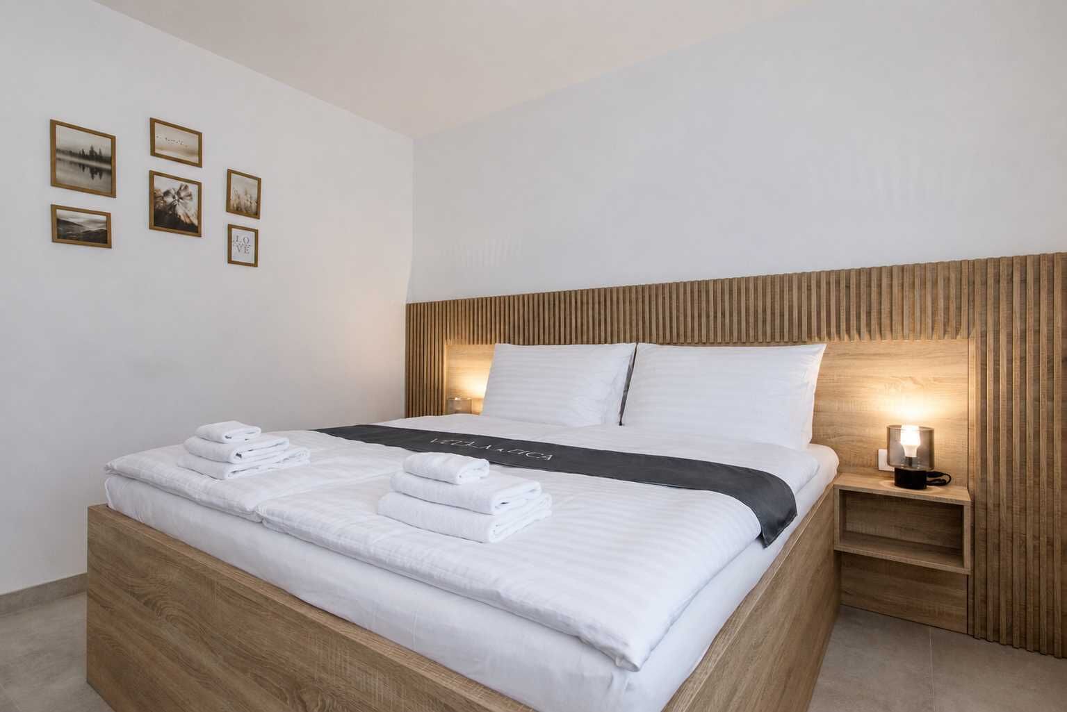 4 bedrooms, iron/ironing board, WiFi (free), bed sheets
