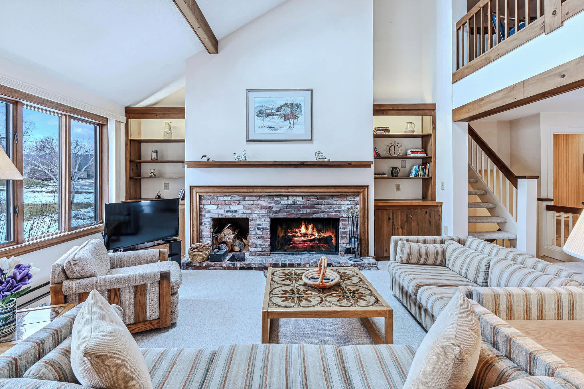 TV, fireplace, offices