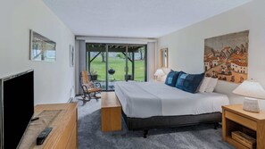 3 bedrooms, desk, iron/ironing board, WiFi - 3BR Retreat, Fireplace & Club | Landmark 3C (Hartford)