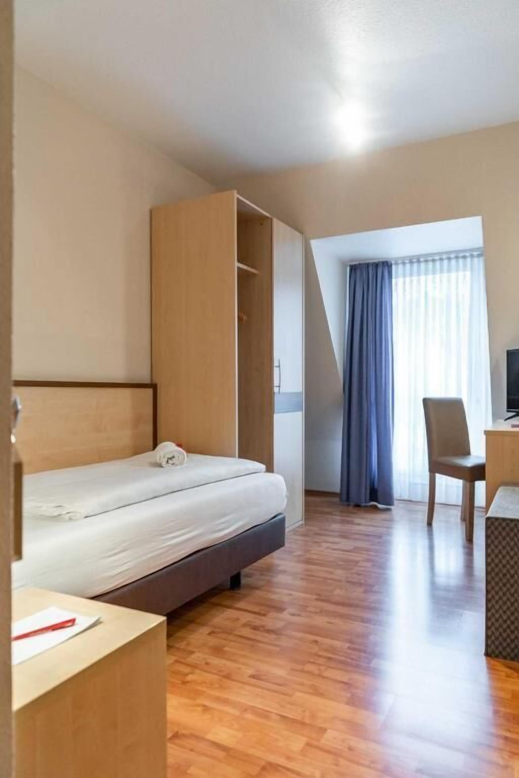 Yhden hengen businesshuone | Työpöytä, äänieristys, silitysrauta/-lauta, ilmainen Wi-Fi