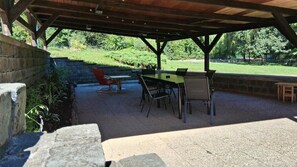 Outdoor dining - Penzion U Libuše (Luleč)
