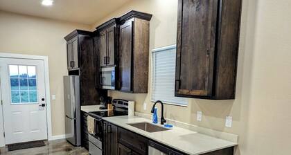 99 per Night - New home next to KimberlyClark.662 - cleaning &taxes not included