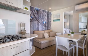 Dining - Beautiful (sta)caravan in Labin (Labin)