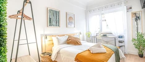 Chambre Standard double | Fer et planche Ă repasser, accĂšs au Wi-Fi (inclus)