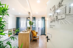 Studio, Balcony, City View | Lobby - Goa Square (Amadora)