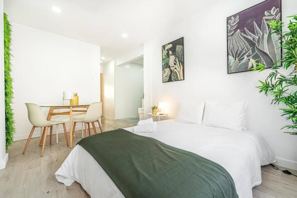 Deluxe Apartment, City View | Iron/ironing board (on request), WiFi (free)