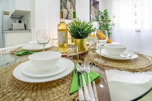 Deluxe Apartment, City View | Dining - Santos Mattos Guesthouse & Apartments by Lisbon with Sintra (Amadora)
