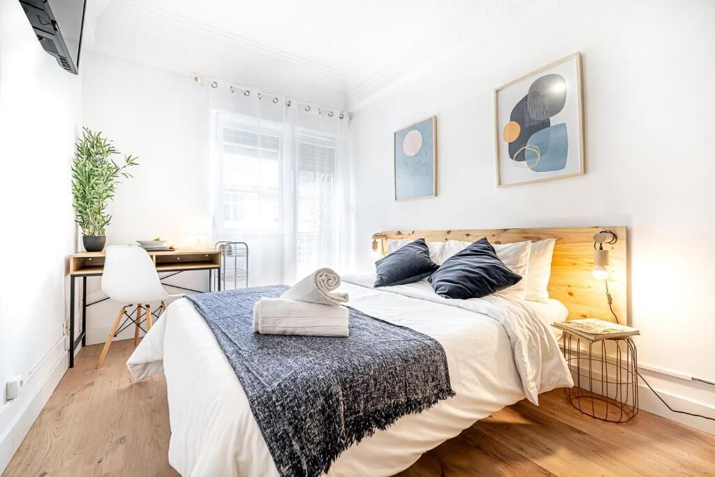 Double Room, Balcony, City View | Iron/ironing board, free WiFi