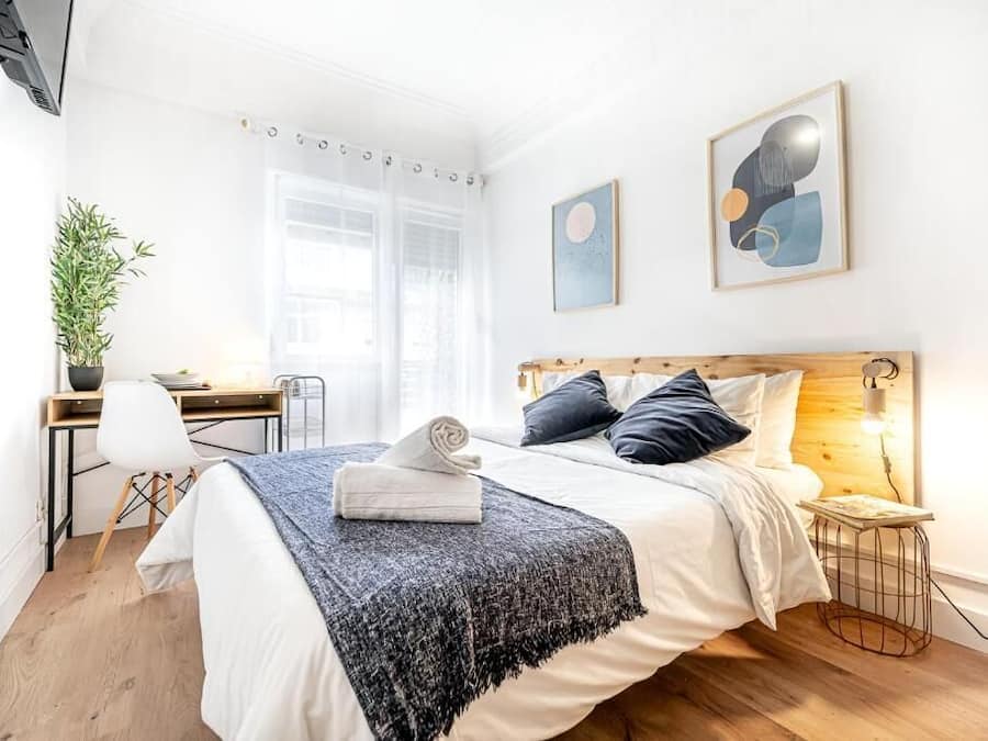Double Room, Balcony, City View | Iron/ironing board, free WiFi