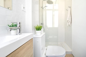Standard Studio | Bathroom | Towels - Goa Square (Amadora)