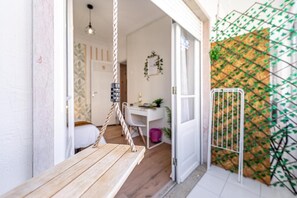 Deluxe Single Room | Iron/ironing board, free WiFi - Santos Mattos Guesthouse & Apartments by Lisbon with Sintra (Amadora)