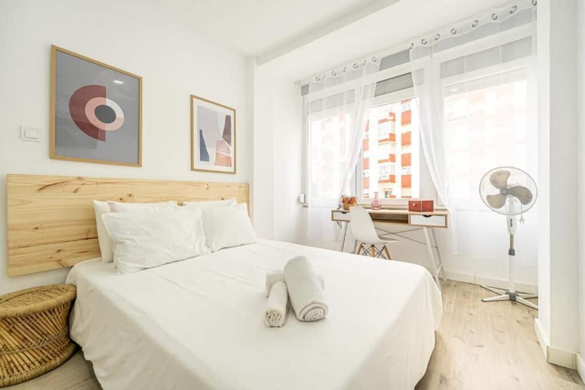 Standard Studio | Iron/ironing board (on request), WiFi (free)