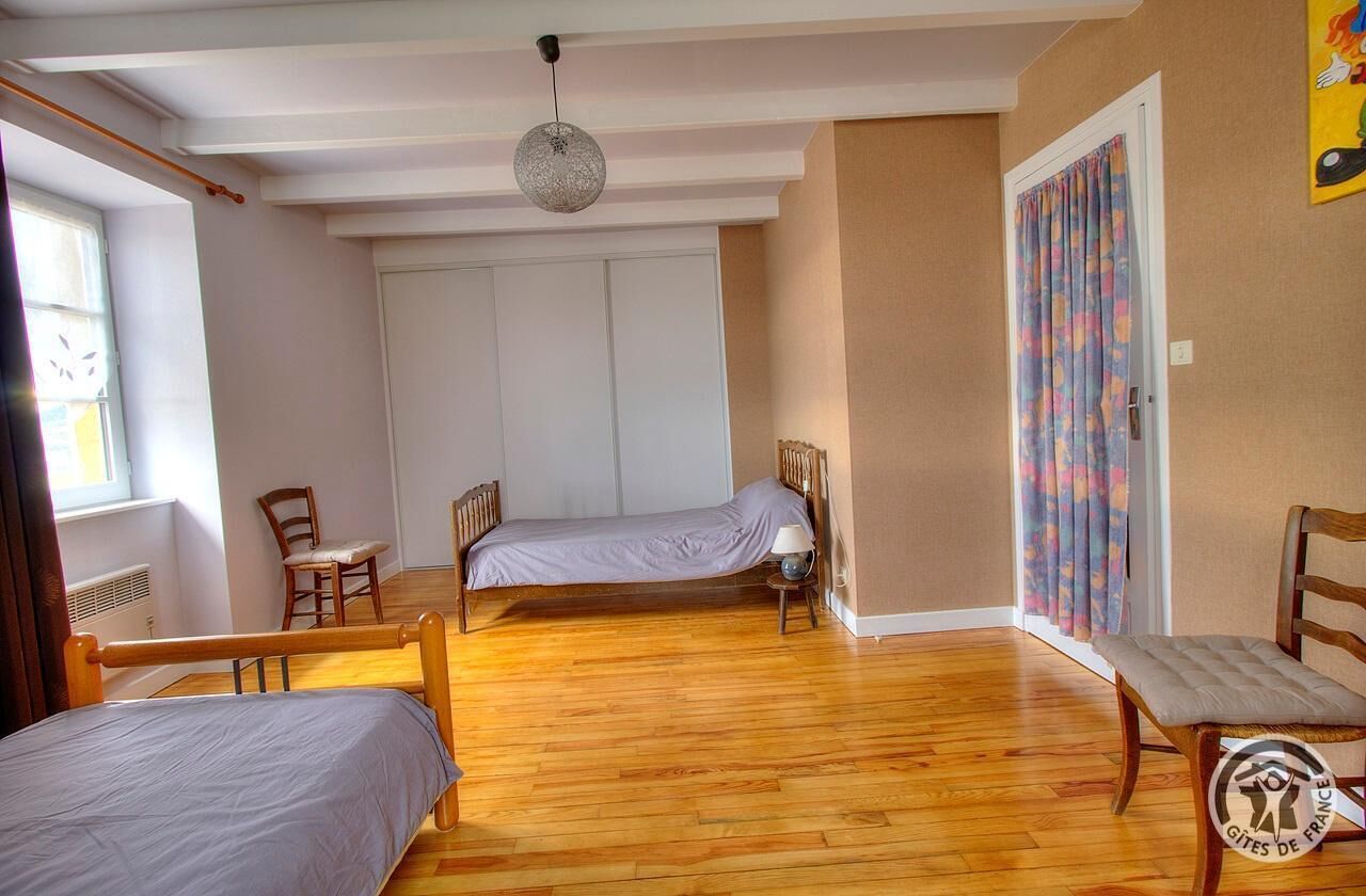 2 chambres, fer et planche à repasser, lit parapluie, Wi-Fi gratuit