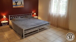 4 Schlafzimmer, Bügeleisen/Bügelbrett, Reisekinderbett, kostenloses WLAN