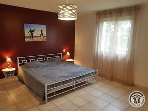 4 bedrooms, iron/ironing board, travel cot, free WiFi - Le Sabot - LES HAIES (LES HAIES)