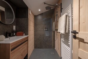 Shower - Les Enfants d'Abord - SAINT GERMAIN AU MONT D'OR (SAINT GERMAIN AU MONT D'OR)