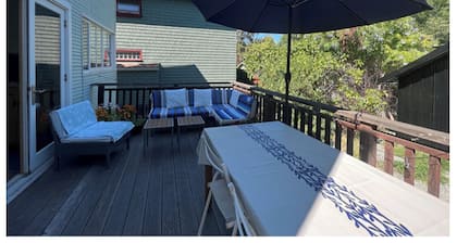 Lovely 3-bedroom house in Berkeley neighborhood close to Downtown and BART.