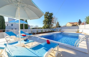 Pool - Awesome home in Kastelir (Kastelir)