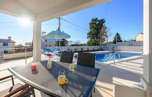 Pool - Awesome home in Kastelir (Kastelir)