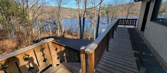 ENTIRE LAKEFRONT 10-bedroom Chateau Getaway at Whitecap Mountains Resort