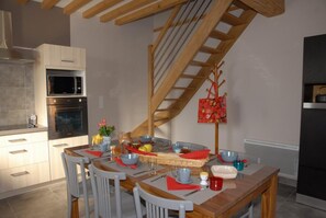 Dining - Aux Terrasses de Beauregard (SAINT GENIS LAVAL)