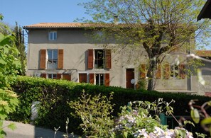 Exterior - Aux Terrasses de Beauregard (SAINT GENIS LAVAL)