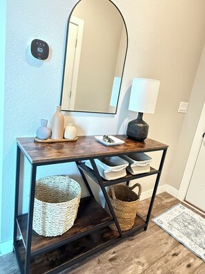 Interior - Executive furnished 4BR/4BA townhouse for 30+ day stays with 2-car garage (Aurora)