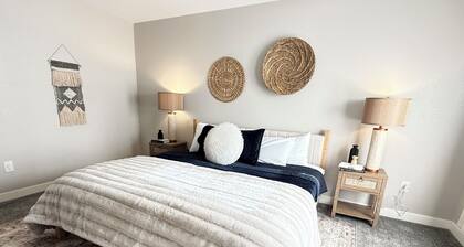 Executive furnished 4BR/4BA townhouse for 30+ day stays with 2-car garage