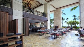 Outdoor dining - Spend New Year's Eve at Marriott's Ko Olina Beach Club 2 BR Villa (Kapolei)