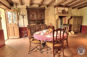 Dining - Le Clos des Rues - ARNAS (ARNAS)