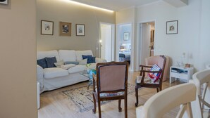 Living area - Central Garden Apartment (Funchal)