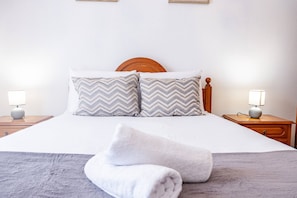 3 bedrooms, iron/ironing board, Internet, bed sheets
