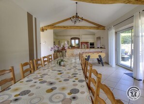 Dining - Gîte de l'Ouest - LONGESSAIGNE (LONGESSAIGNE)