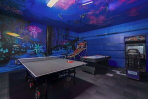 Games room - Elegant villa near Disney w/ pool & gameroom (Kissimmee)