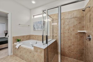 Shower - Elegant villa near Disney w/ pool & gameroom (Kissimmee)