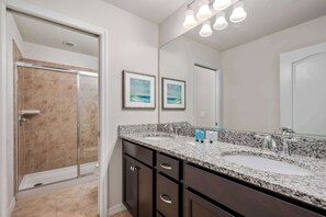 Shower - Elegant villa near Disney w/ pool & gameroom (Kissimmee)