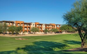 Exterior - 1 Bedroom Presidential Suite with view of golf course (Scottsdale)