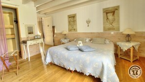 Room - Grand gîte du Hameau d'Amignié (VERNAY)