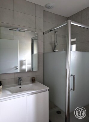 Shower - L'Orée du Village - MARENNES (MARENNES)
