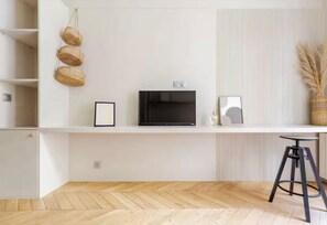 Interior - Passy Chic: Studio Design & Calme Absolu (Paris)