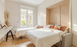 1 bedroom, iron/ironing board, Internet, bed sheets - Passy Chic: Studio Design & Calme Absolu (Paris)
