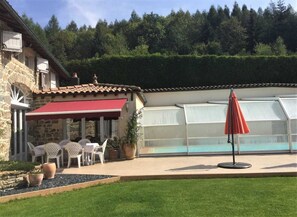 Outdoor dining - Le Paradis Perdu - SAINT-IGNY-DE-VERS (SAINT-IGNY-DE-VERS)