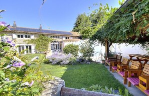 Outdoor dining - Le Paradis Perdu - SAINT-IGNY-DE-VERS (SAINT-IGNY-DE-VERS)