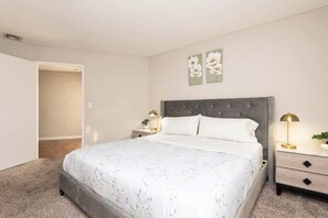 2 habitaciones, tabla de planchar con plancha, wifi y ropa de cama 