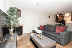 Televisión y oficina 